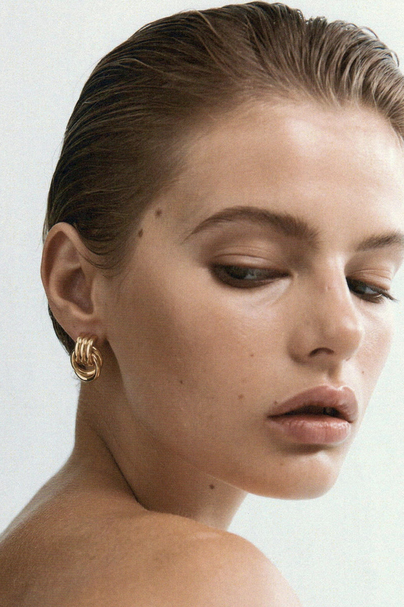 Baby Knot Earrings - Gold