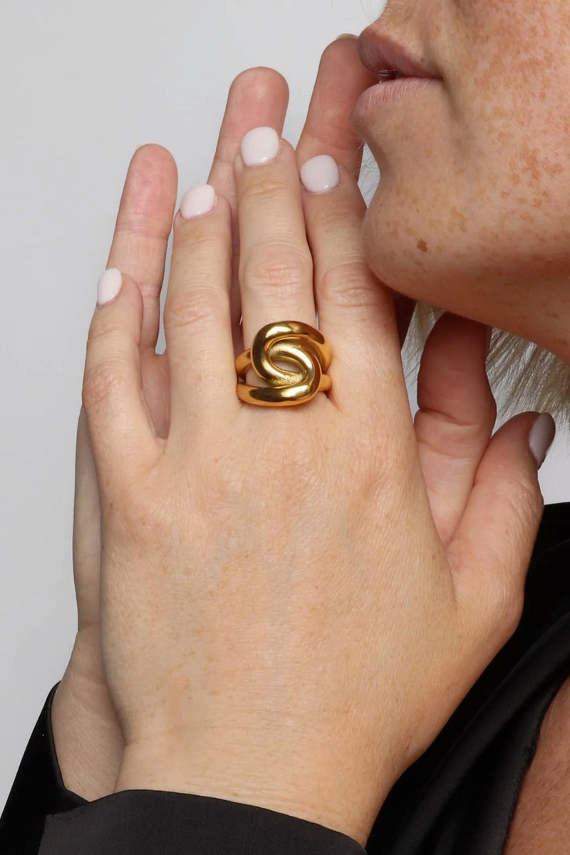 Cobra Ring