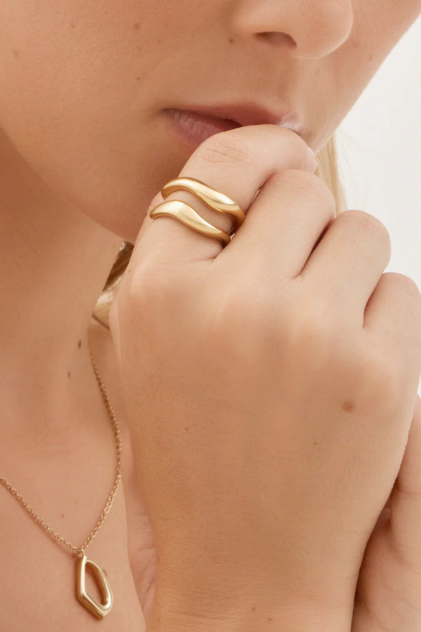 Curves Ring Set