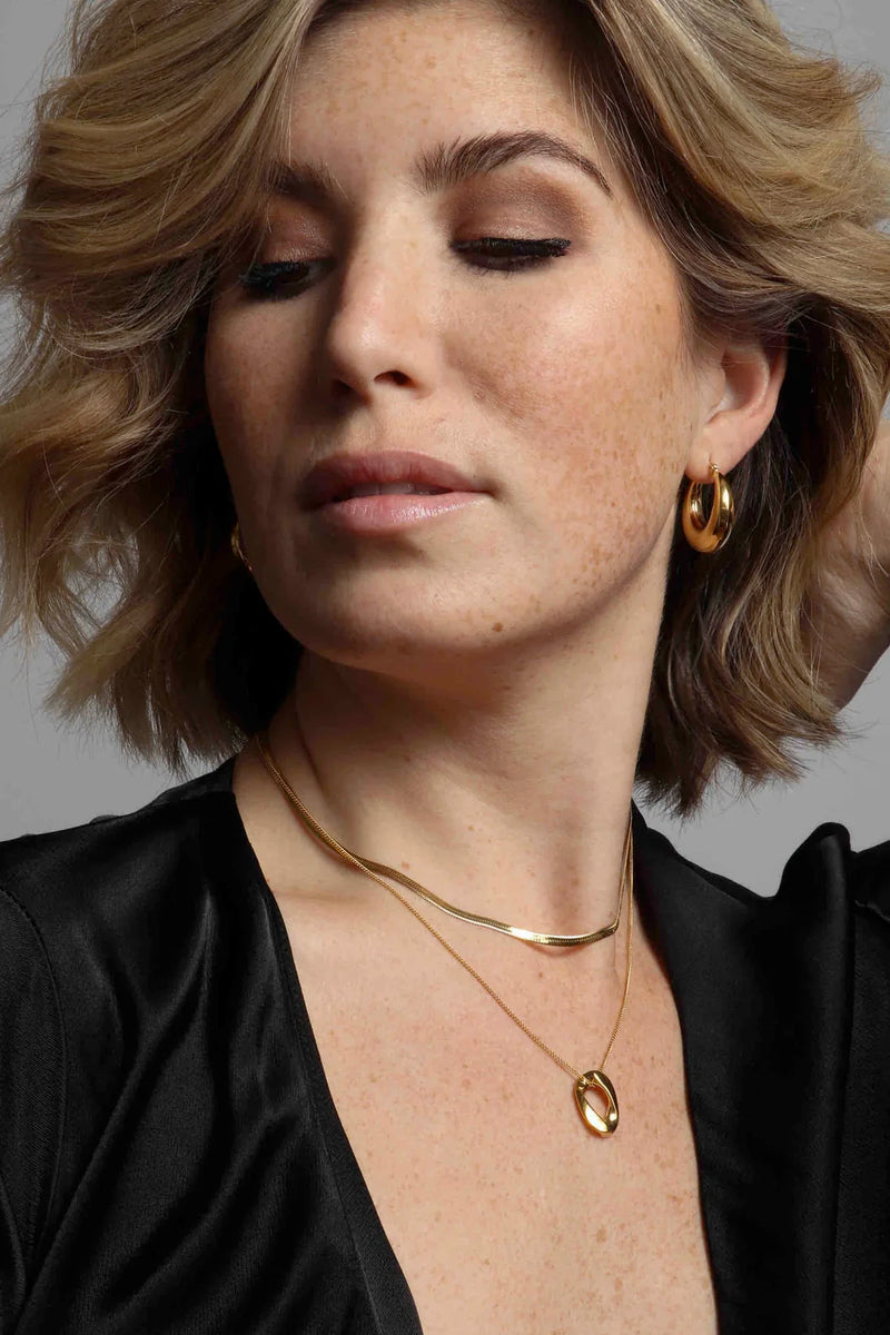 Layla Hoops
